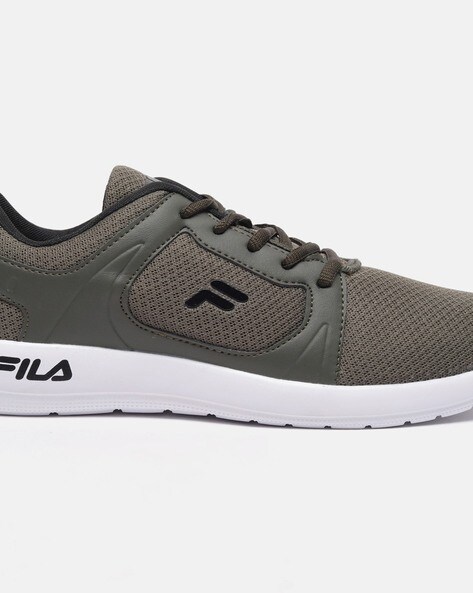 Fila tennis shoes mens 2025 brown