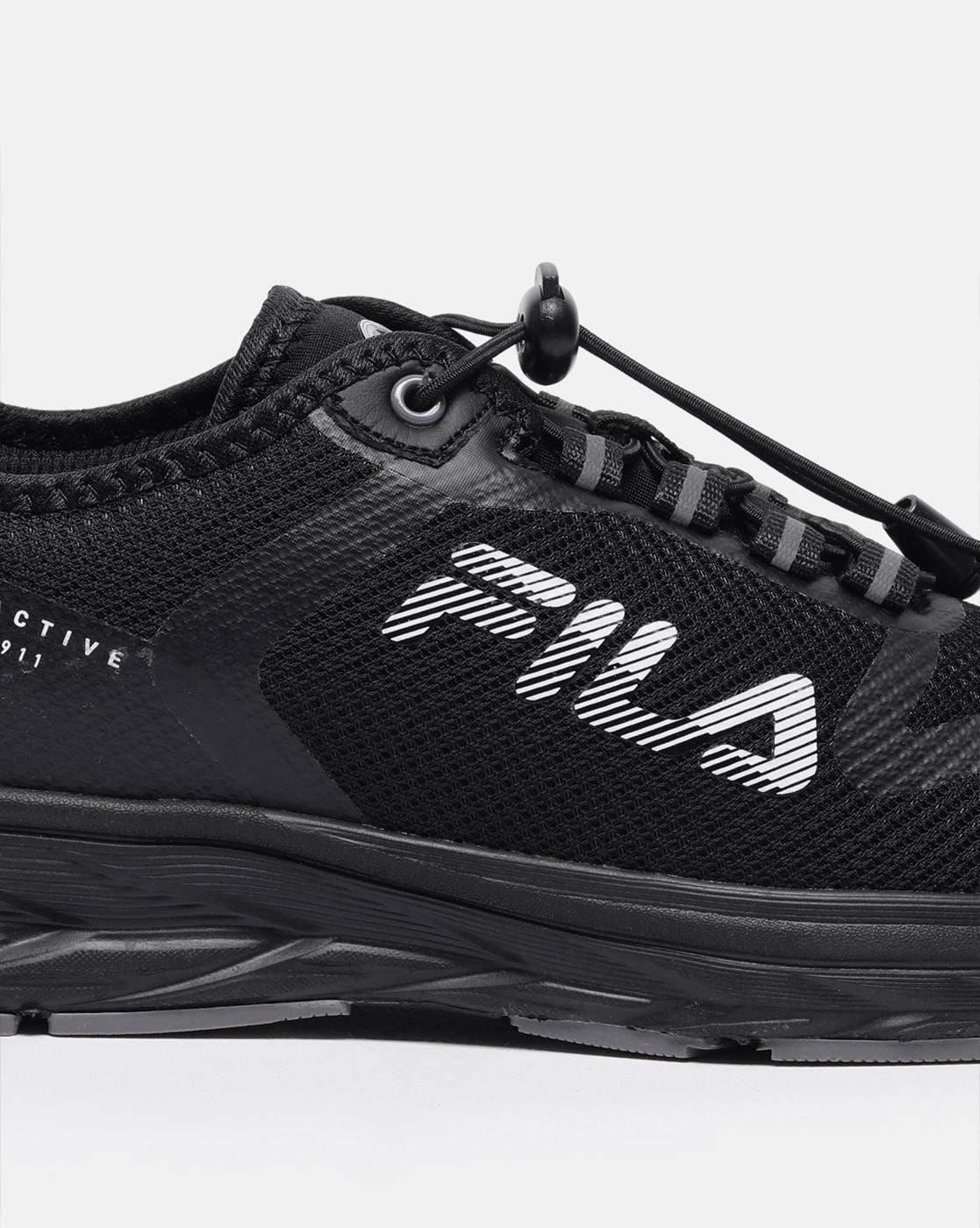 Fila full black sale shoes