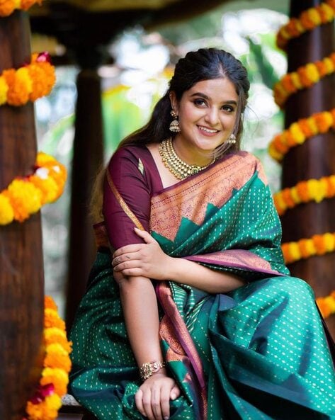 Trendy Katan Silk Banarasi Sarees To Rock the Wedding Season in 2023 –  WeaverStory