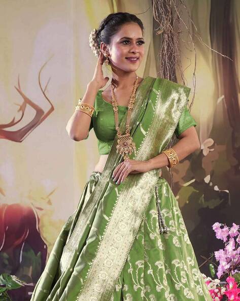 Latest Trends in Banarasi Lehenga Designs for Weddings – WeaverStory