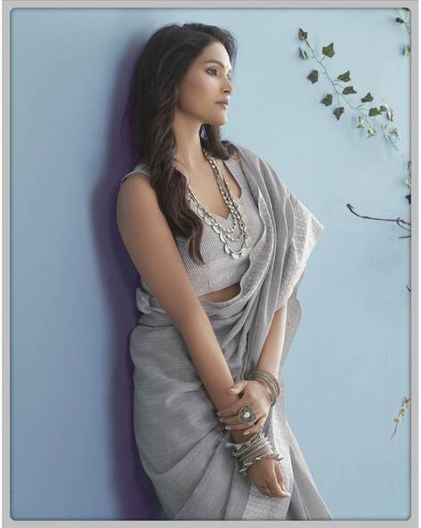 Trending: Scintillating Silver & Grey Sarees For Brides For A Fab Festive  Season! | WeddingBazaar