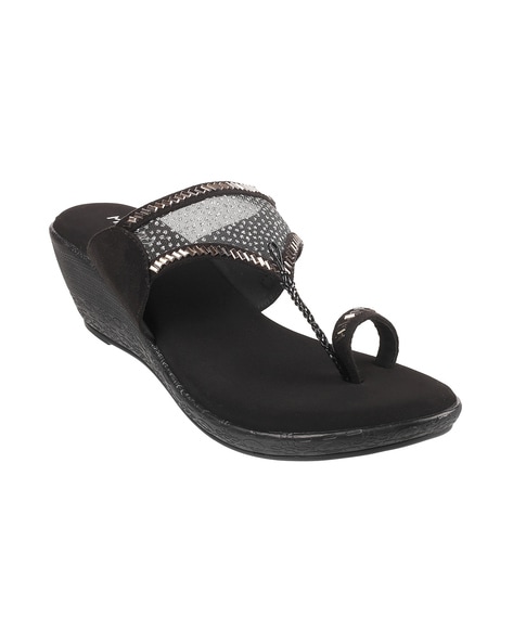 Metro best sale black sandals