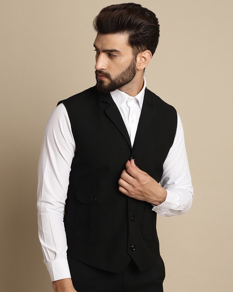 Notched lapel outlet waistcoat