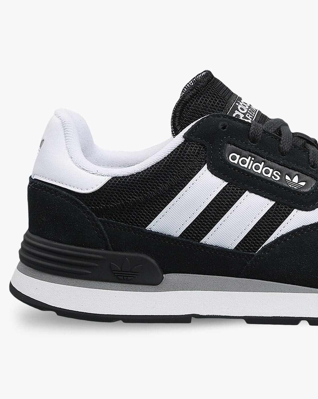 ひーです！2/5まで Buy Black Casual Shoes for Men by Adidas Originals Online | Ajio.com