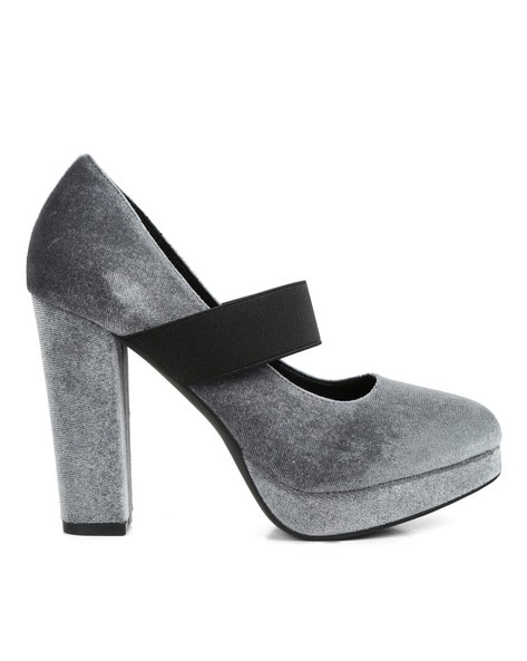 Grey round store toe heels