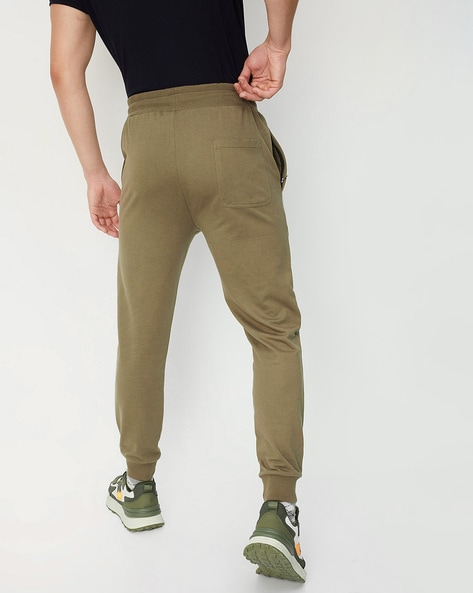 Men Relaxed Fit Tapered Cargo Joggers