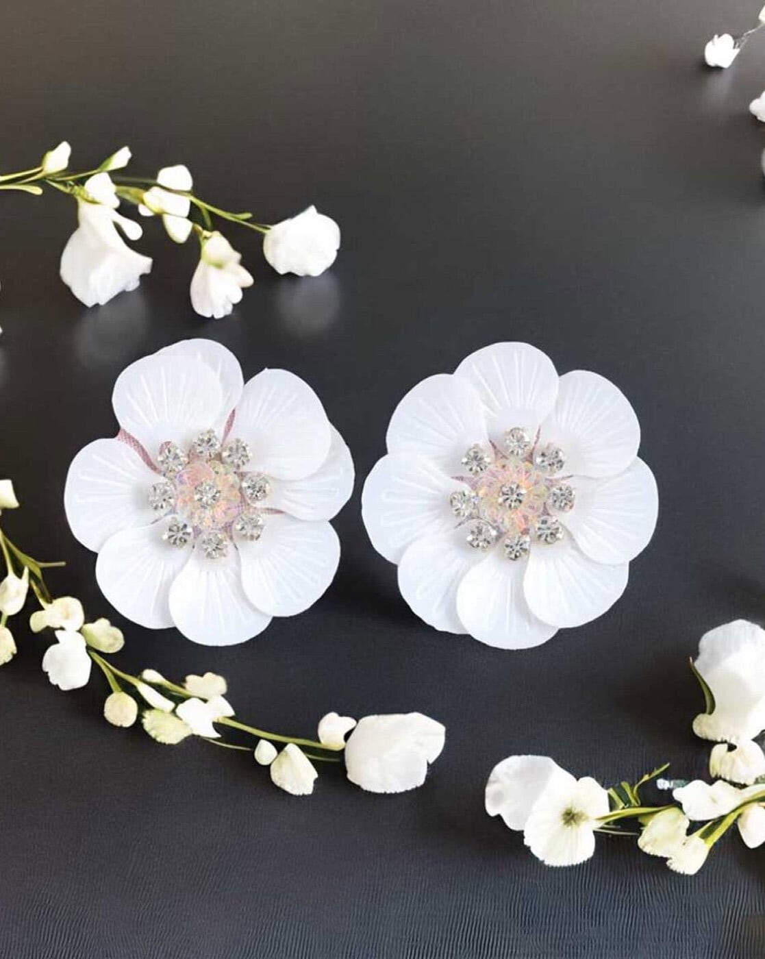 Black & White Floral Earrings – Aaraa Accessories