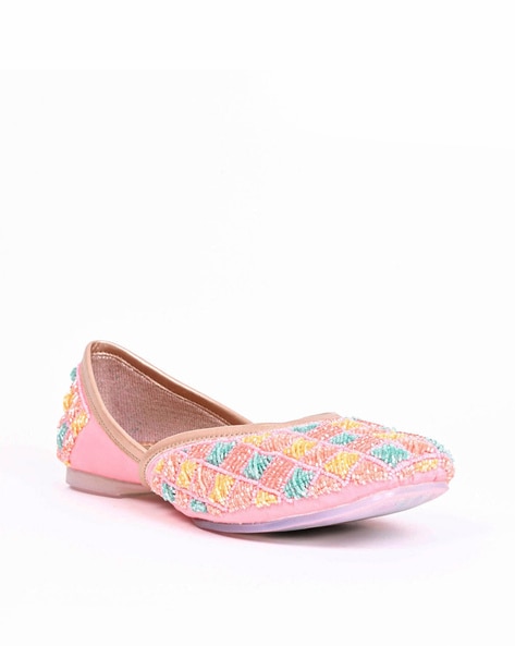 Jove Embellished Slip-On Juttis