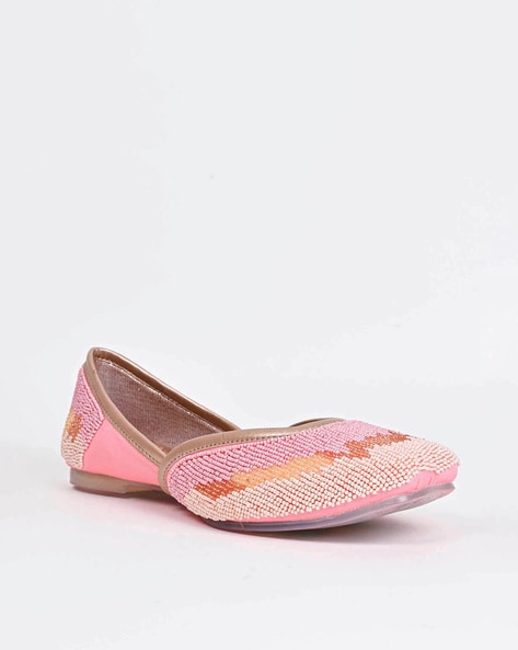 Jove Embellished Slip-On Juttis