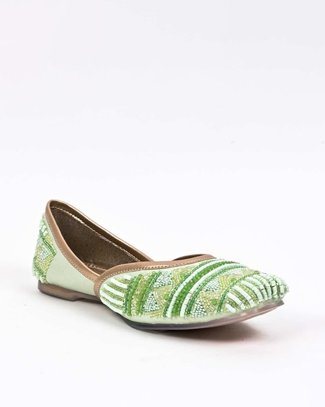 Jove Embellished Slip-On Juttis