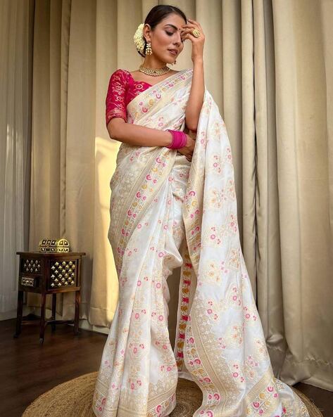 Best Banarasi Sarees for Bengali Wedding In 2022 - Sacred Weaves - Sacred  Weaves