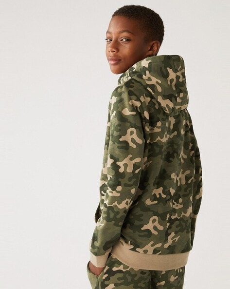 Nike camo print on sale hoodie