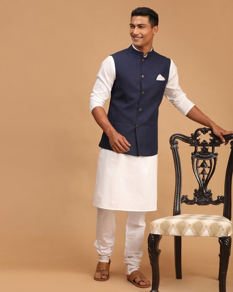 Men's Silk Blend Off White Kurta Pyjama & Green Nehru jacket Combo -  Sojanya | Collar styles, White kurta, Fashion