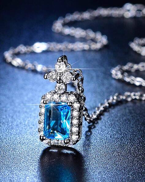 Jewels galaxy Stone-Studded Square Pendant