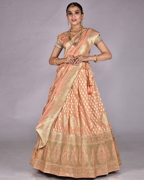 1899 | Royal peach colour bridal lehenga | Designerkloth | Bridal lehenga,  Lehenga, Half saree