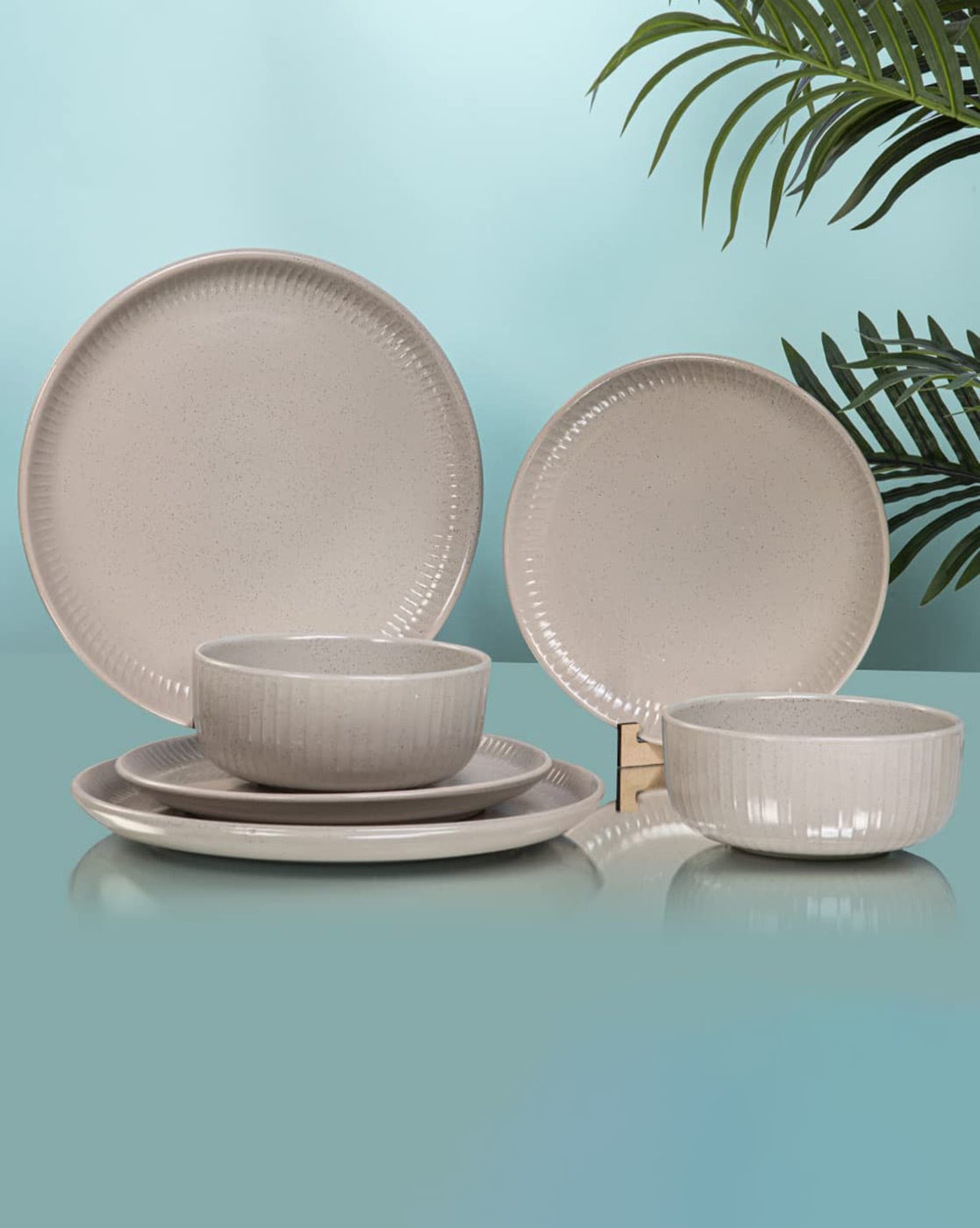 Off 2024 white dinnerware