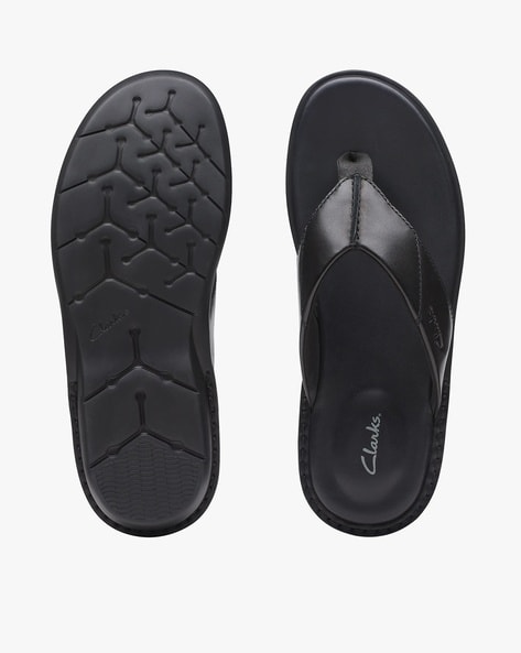 Clarks flip flops online mens