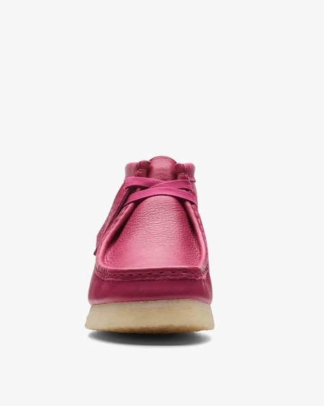 Maroon clarks outlet wallabees