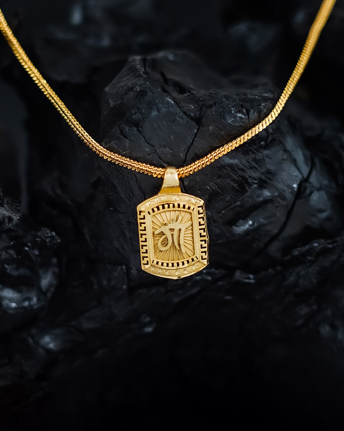 Latest Simple Gold Necklace Designs 2024 at Best Price - Candere by Kalyan  Jewellers