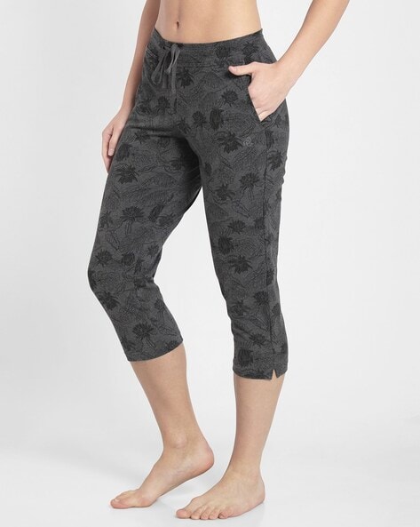 Women's Super Combed Cotton Elastane Stretch Slim Fit Capri with Side  Pockets - Black