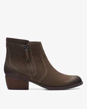 Clarks ladies hot sale ankle boots