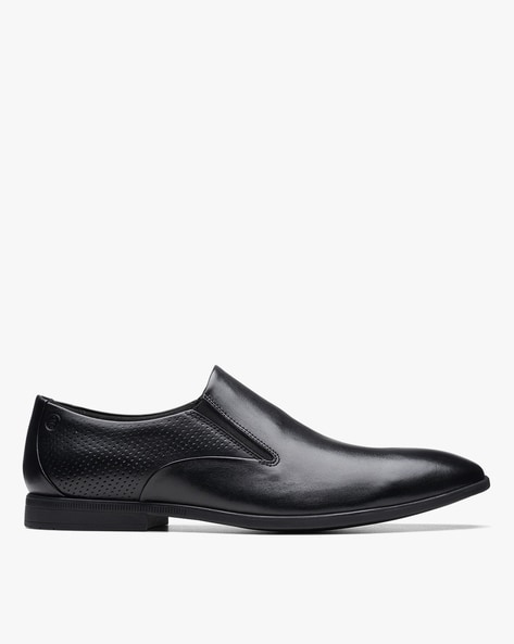 Clarks mens black slip on best sale shoes