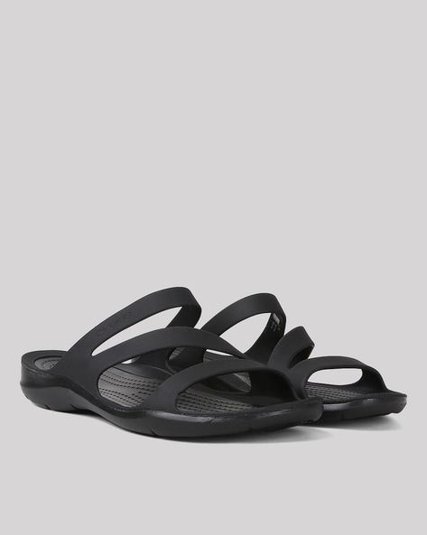 Crocs Women's Swiftwater Flip Sandals - Walmart.com