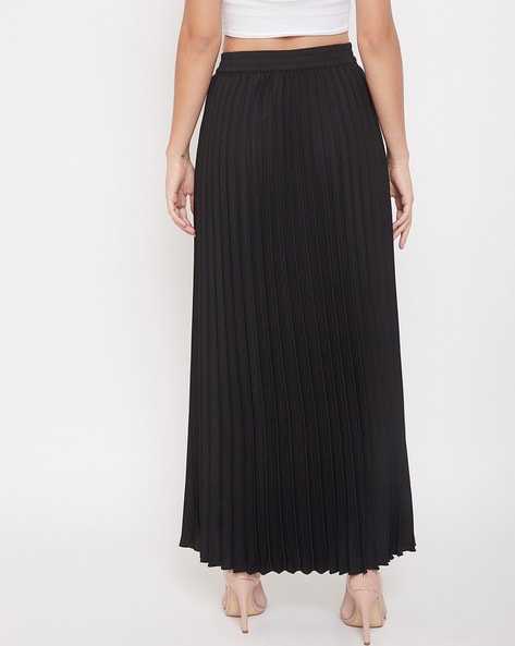 Elasticated black outlet pleated skirt