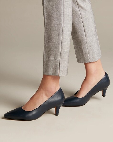 Clarks navy 2025 blue pumps