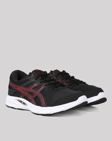 Asics black and shop red running shoes