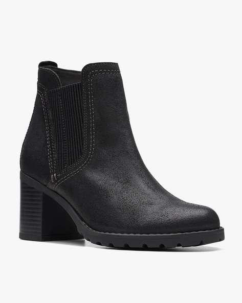 Clarks black 2025 boots womens