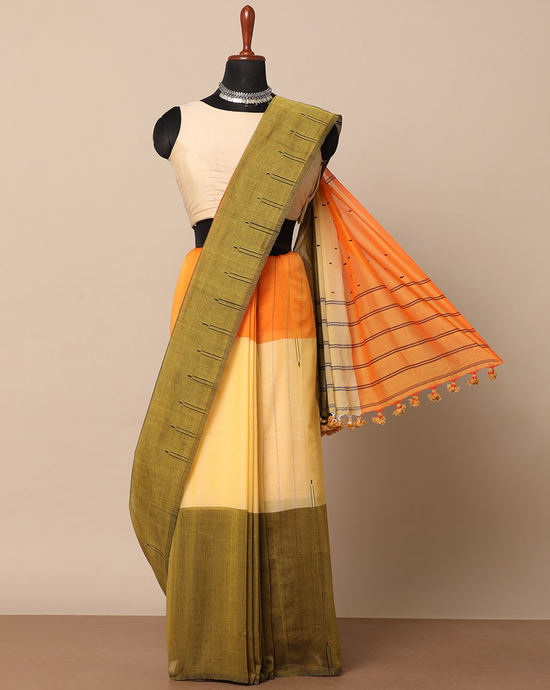 Buy Green Sarees for Women by Indie Picks Online | Ajio.com