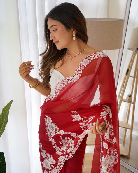 3004 Priyanka Chopra's maroon-white saree – Shama's Collection