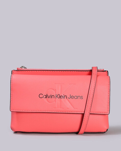 9 Stylish Calvin Klein Handbags You'll Love (Totes to Clutches) | Calvin klein  bag, Calvin klein handbags, Calvin klein tote bag