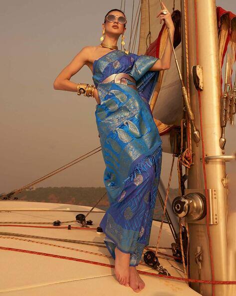 Ri-wah Paisley Patterned Woven Saree with Contrast Border & Tassels