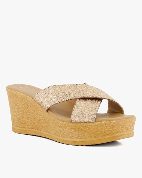 Simmi London Fabiana espadrille wedge sandals in gold | ASOS