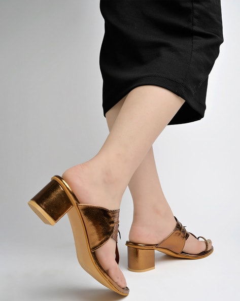 GOLDEN LEATHER SANDALS ▻ Women sandals platform detail