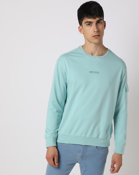 Crew neck fashion sweatshirt with pocket