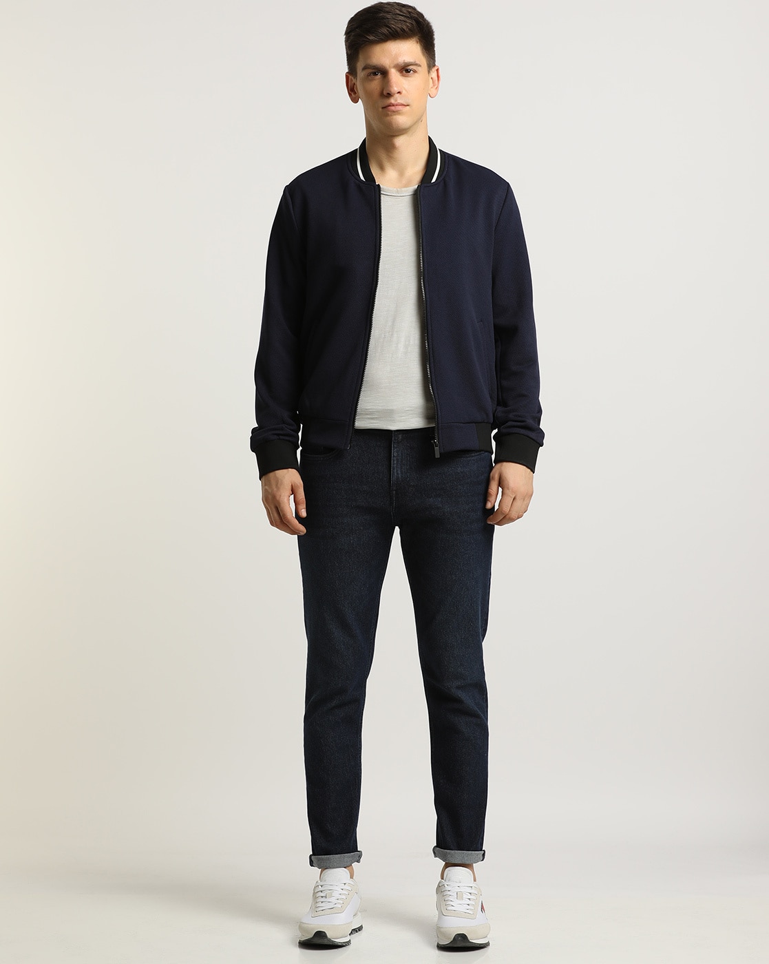 Check styling ideas for「Slim Fit Jeans」| UNIQLO MY