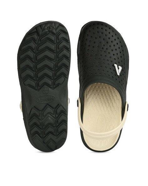 Aqualite slippers online crocs