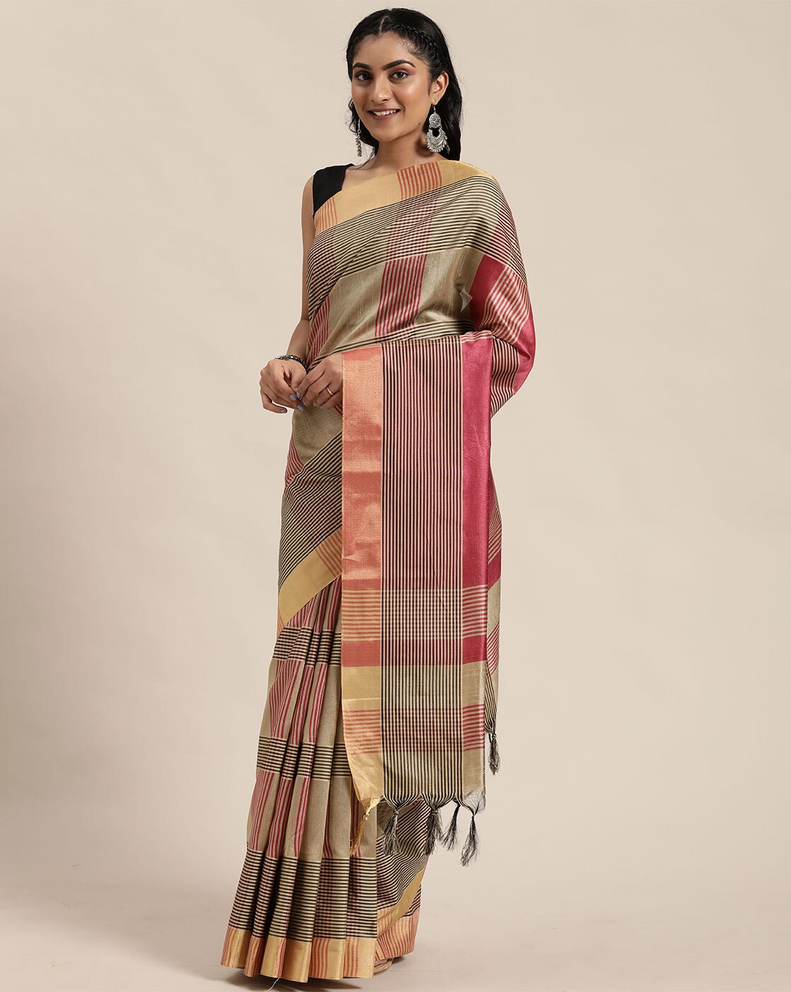 Rajnandini Khun Saree Green – Aura Studio India