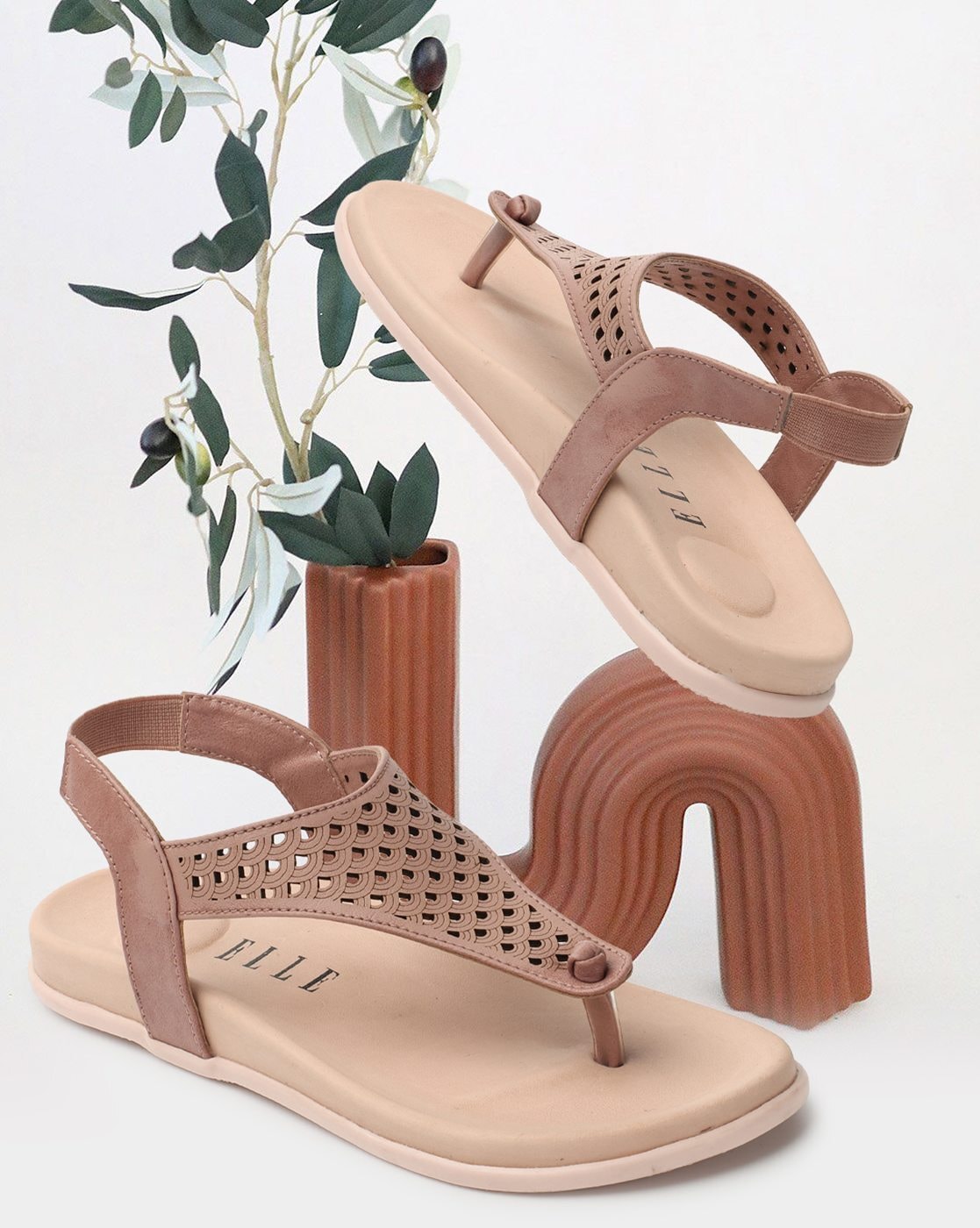 Lucky Brand Women's Zelek Crisscross Flat Sandals | Montebello Town Center