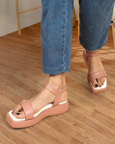 Model platform 2025 sandal melissa