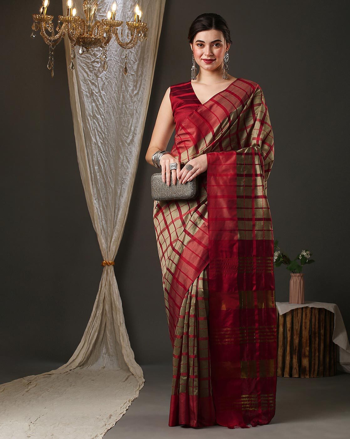 Narayanpet Red Checks Cotton Saree with Golden Zari Border – EARTHICA