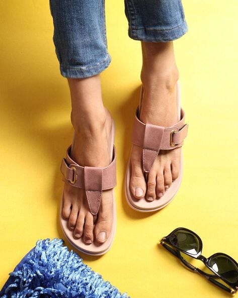 Reef t best sale strap sandals