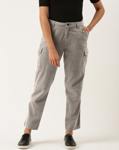 Women cargo pant slim fit with pockets