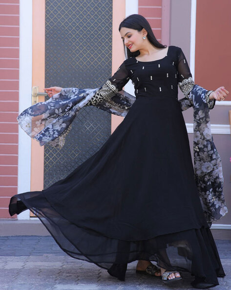 Embroidered Ladies Party Wear Black Gown, 3/4th Sleeves at Rs 1900 in Surat