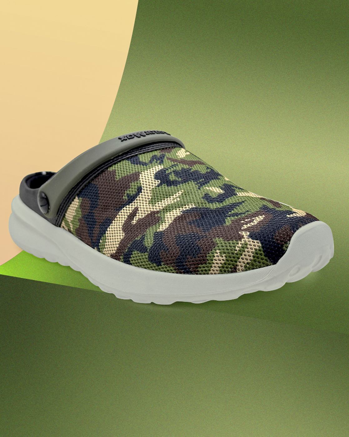 Men's on sale camouflage clogs