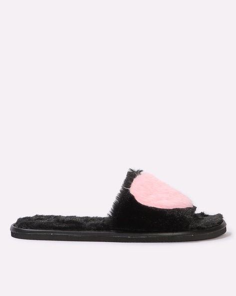 Black fluffy discount flip flop slippers