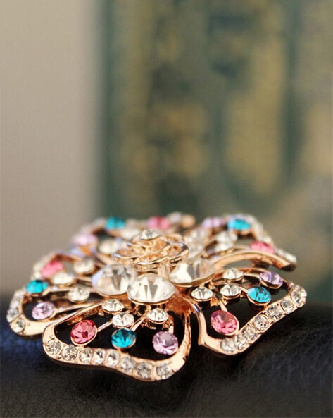 Floral brooches and clearance pins